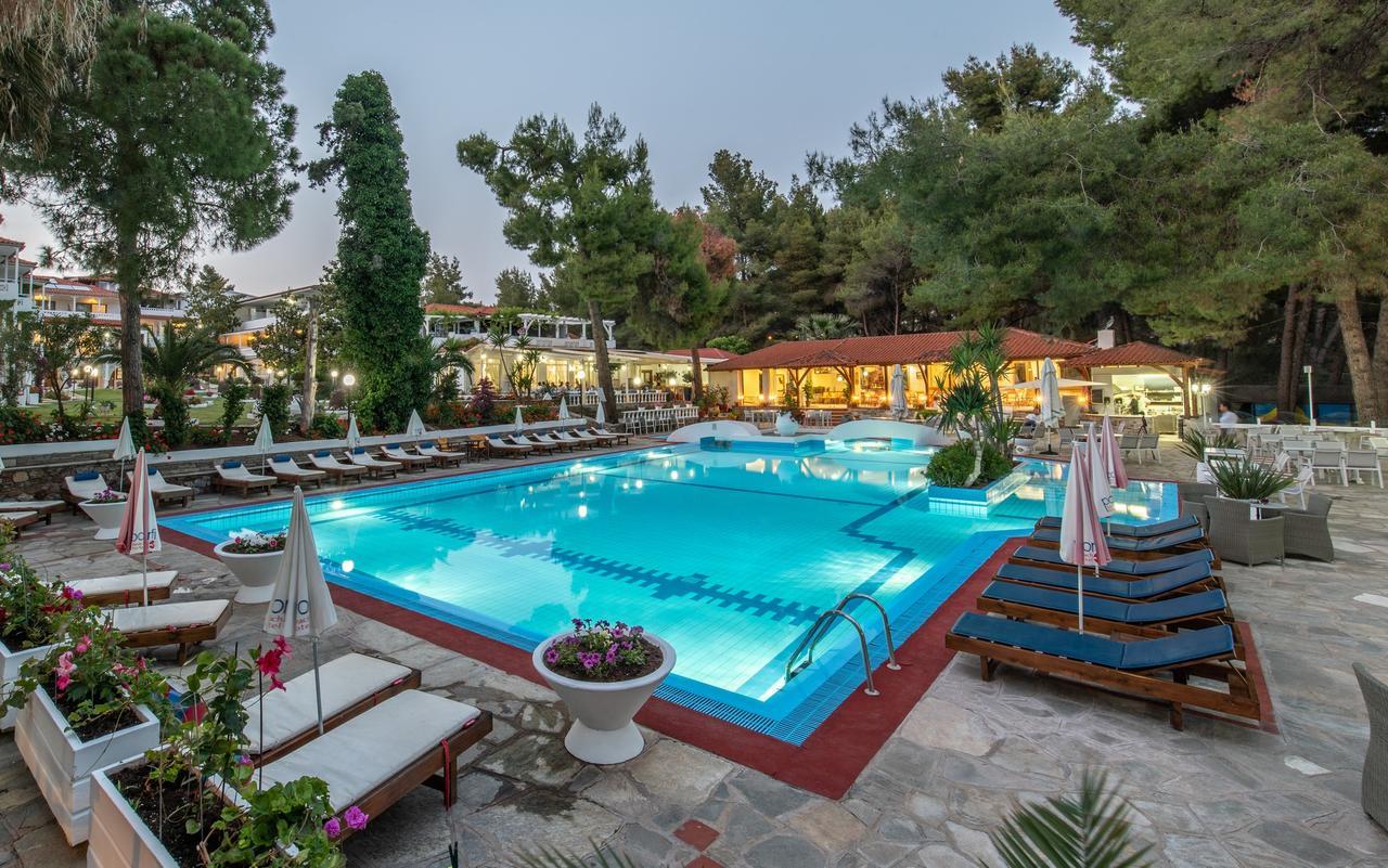 Porfi Beach Hotel Nikiti  Exterior foto